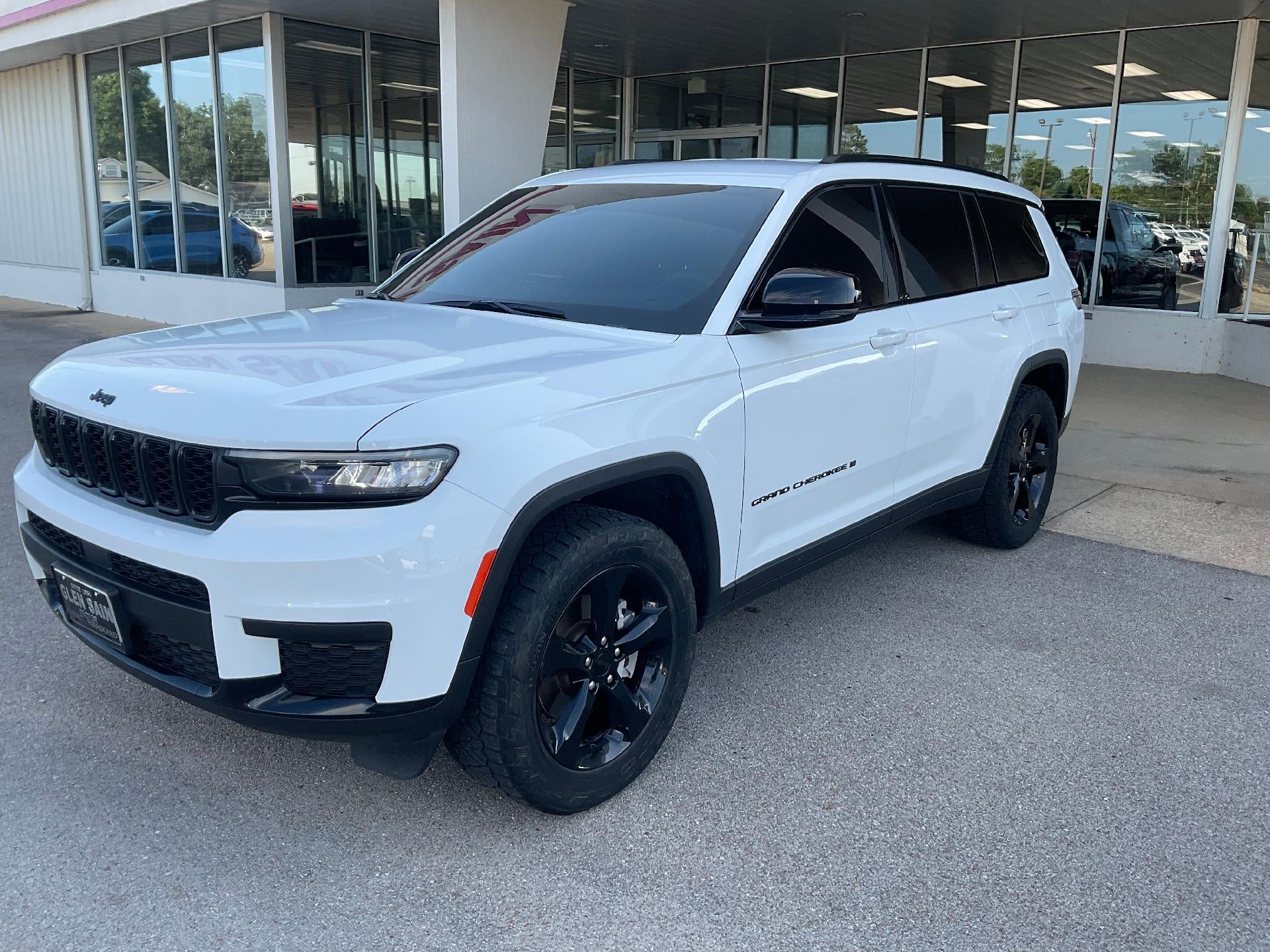 2023 Jeep Grand Cherokee L Base