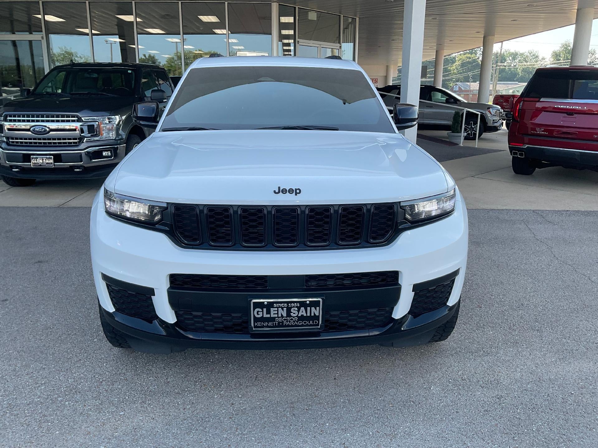 2023 Jeep Grand Cherokee L Base