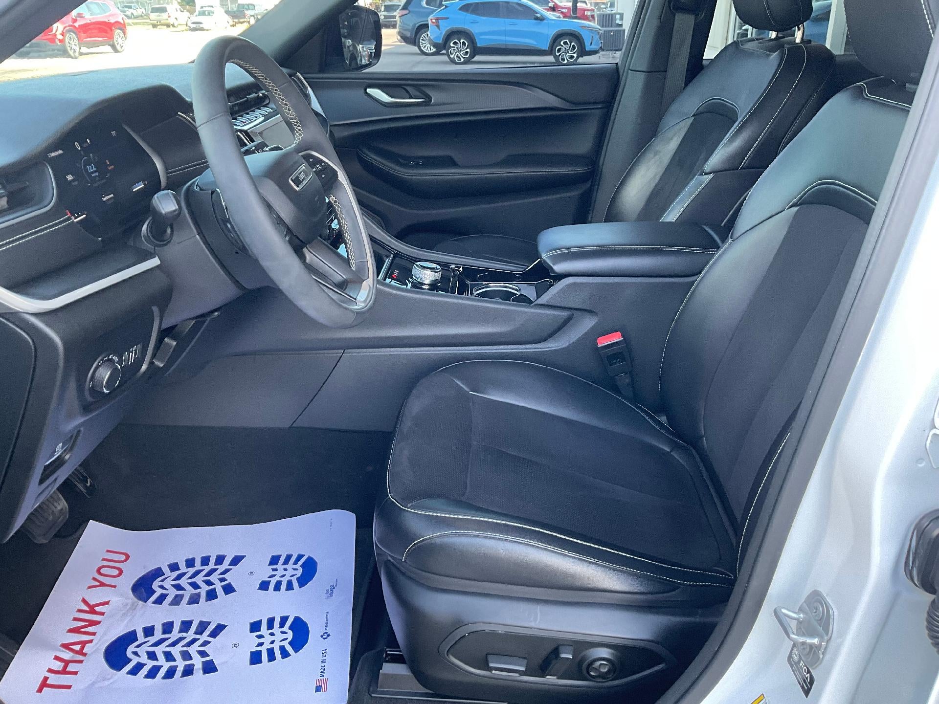 2023 Jeep Grand Cherokee L Base