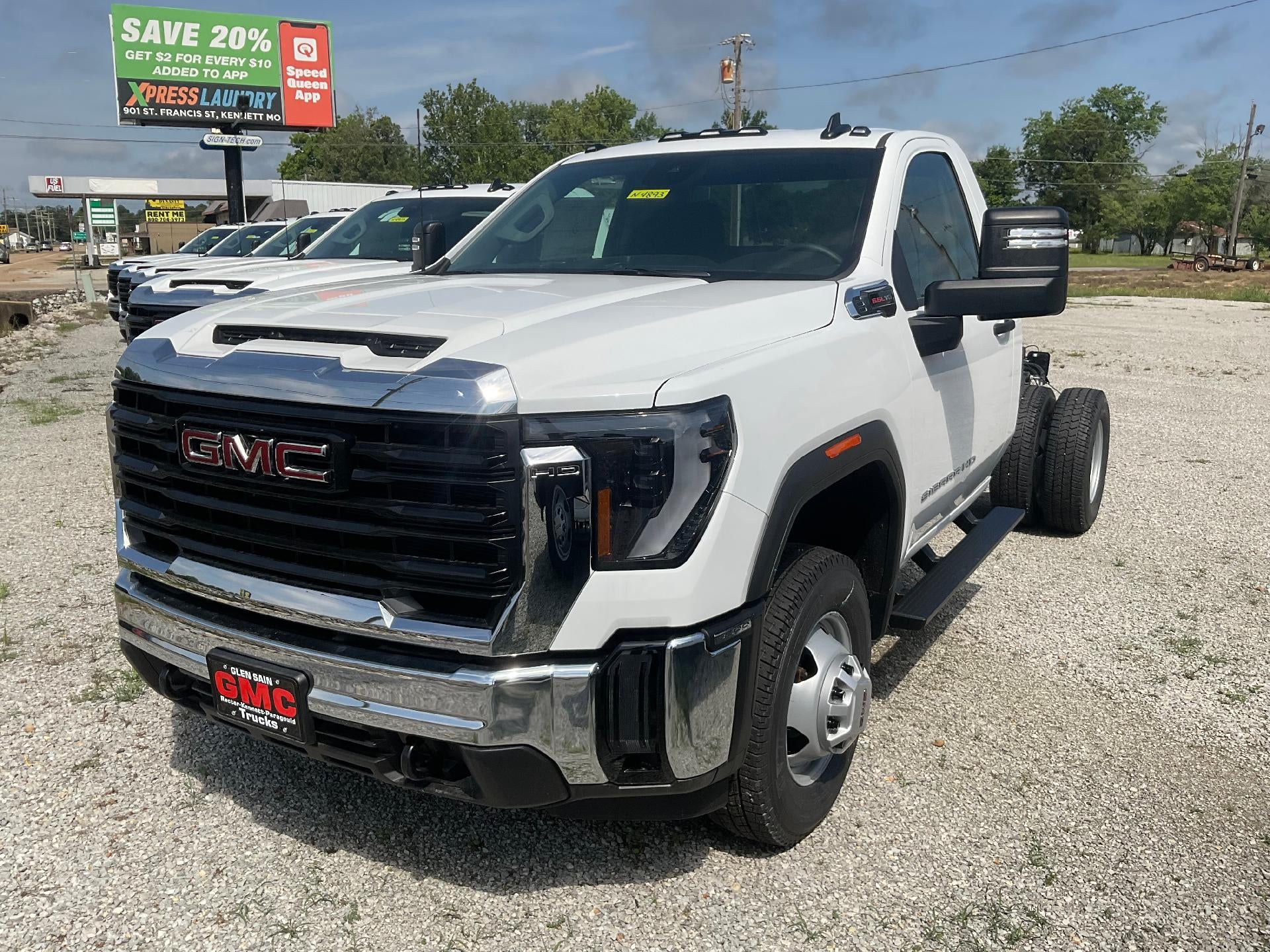 2026 GMC Sierra 4WD Regular Cab Chassis LWB Pro's photo