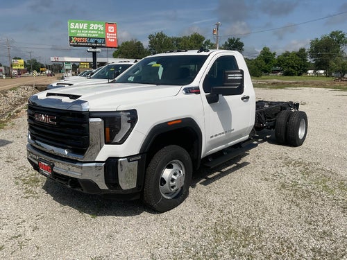 2026 GMC Sierra 3500 HD Chassis Cab Pro