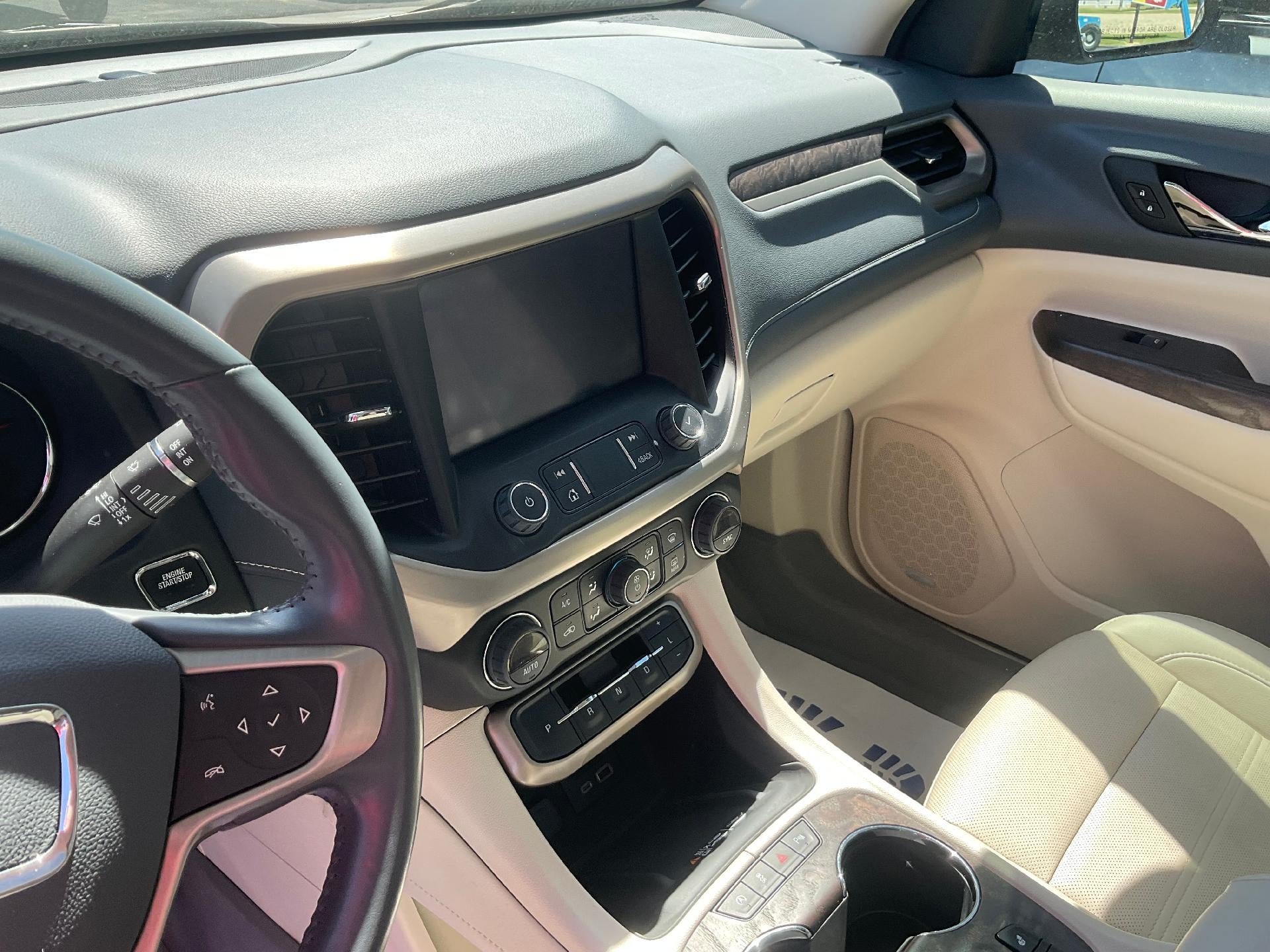 2022 GMC Acadia Denali