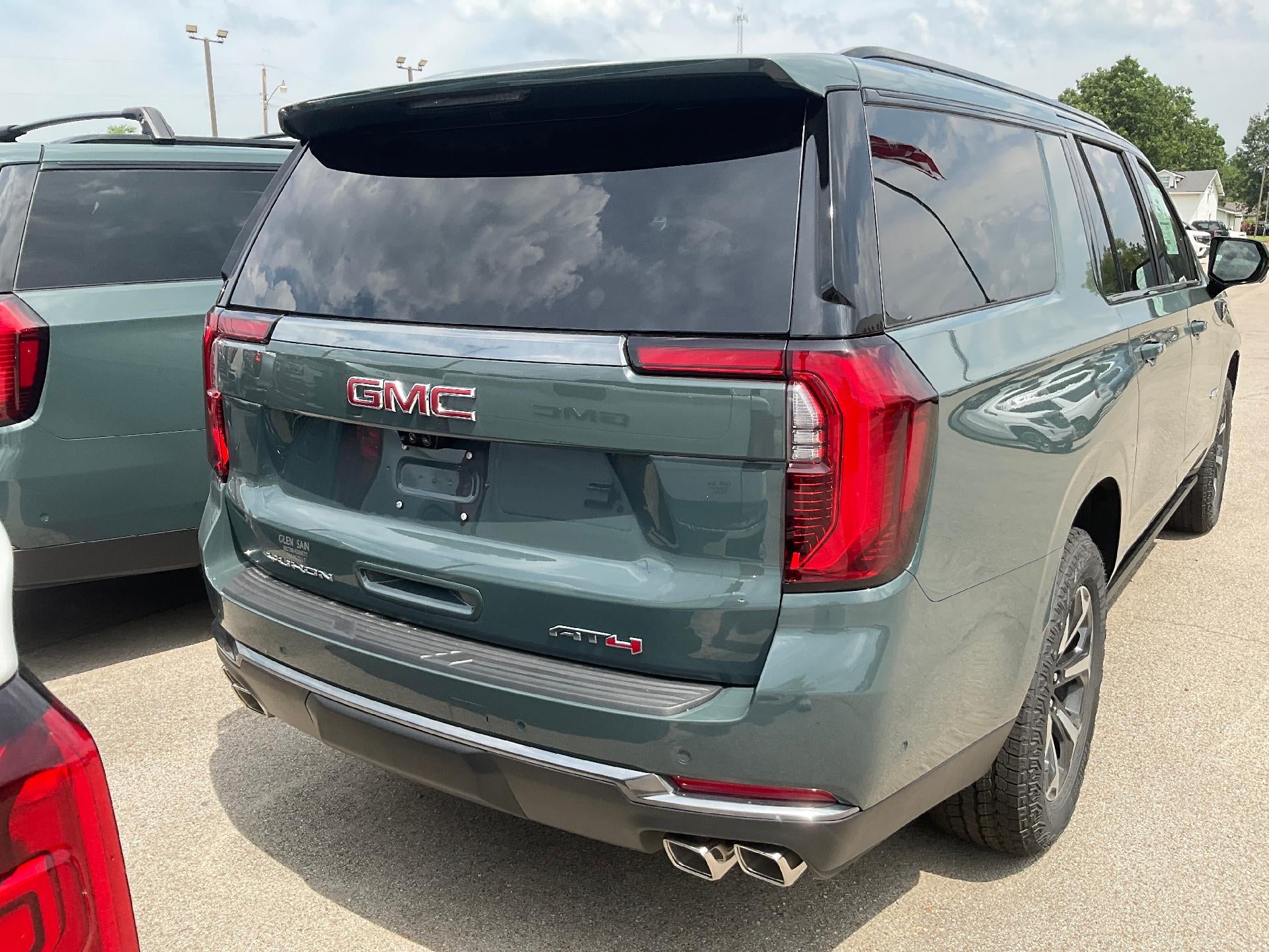 2026 GMC Yukon XL AT4 - Photo 10
