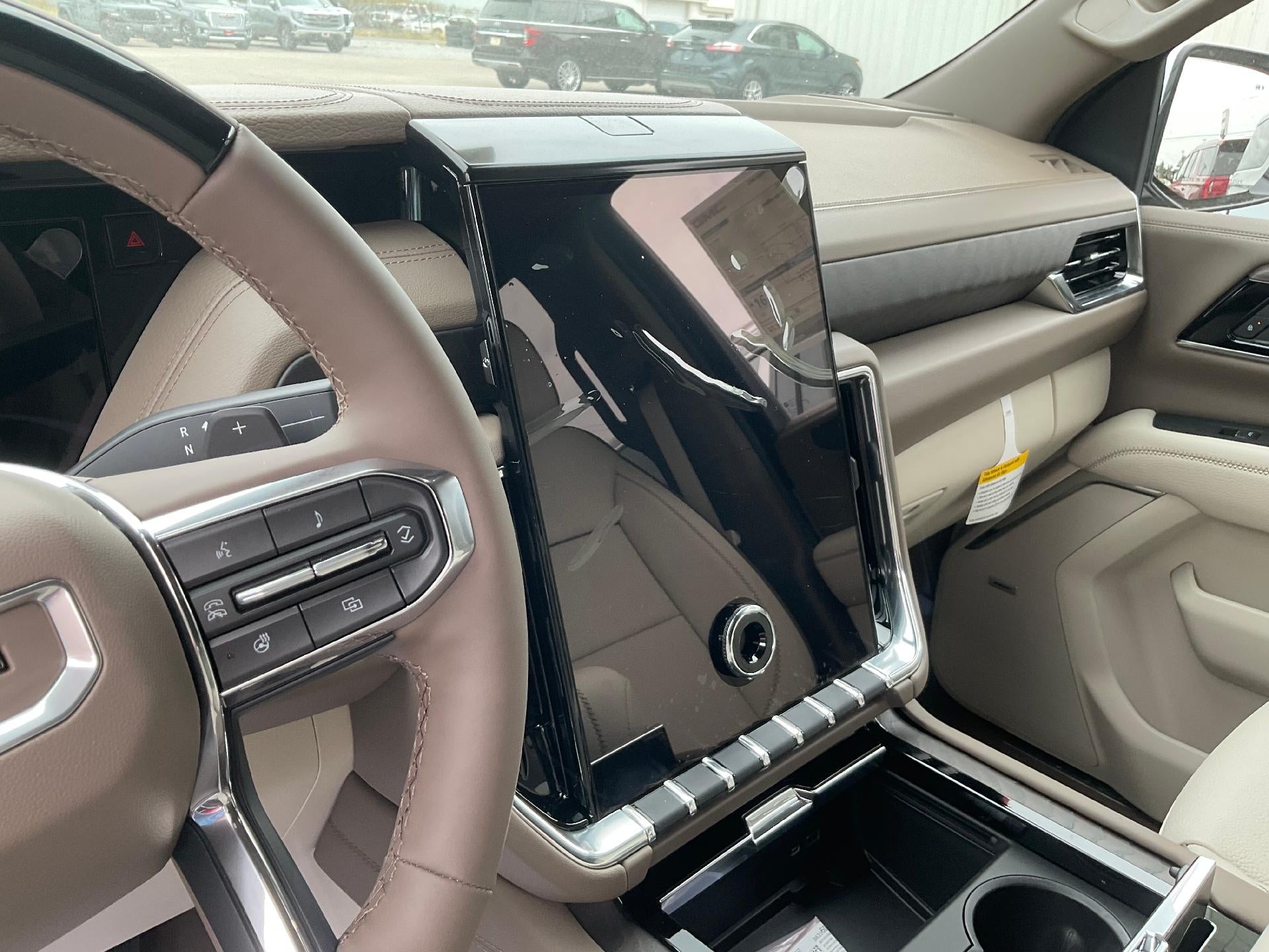 2026 GMC Yukon XL Denali - Photo 6