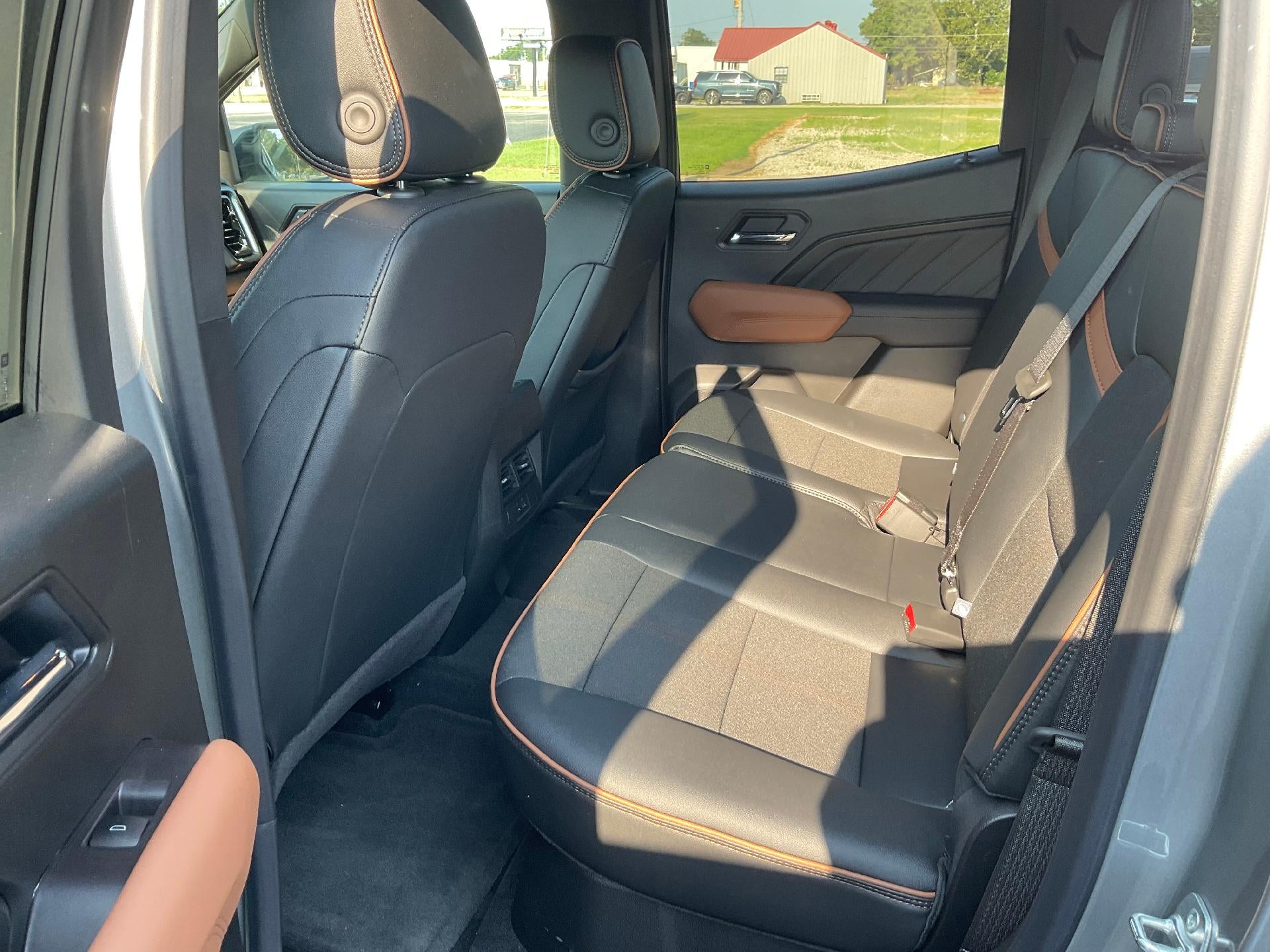 2026 GMC Canyon AT4 - Photo 8