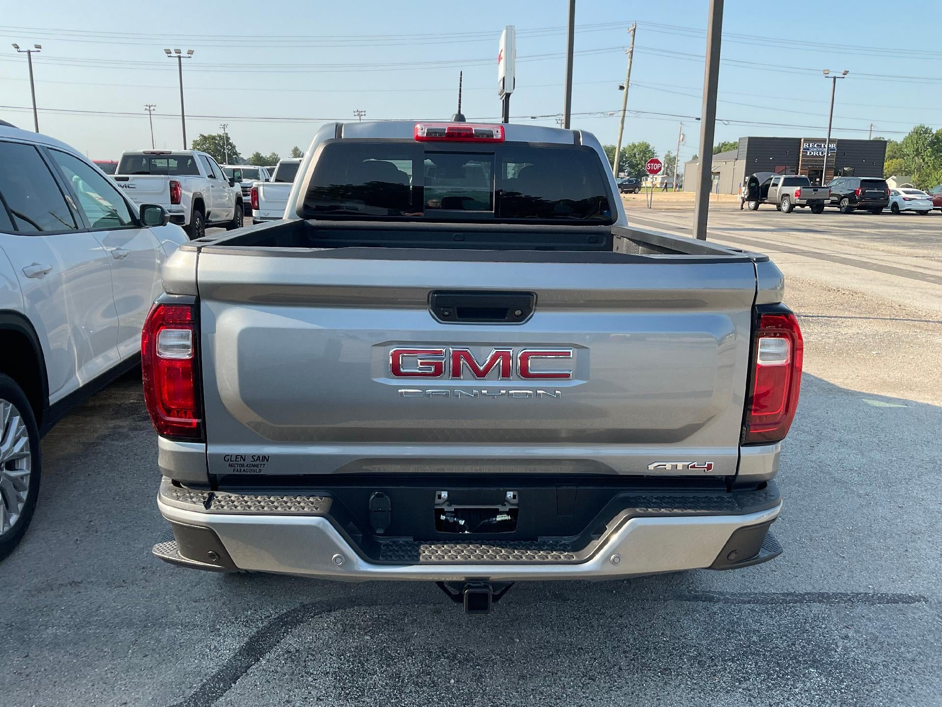 2026 GMC Canyon AT4 - Photo 9