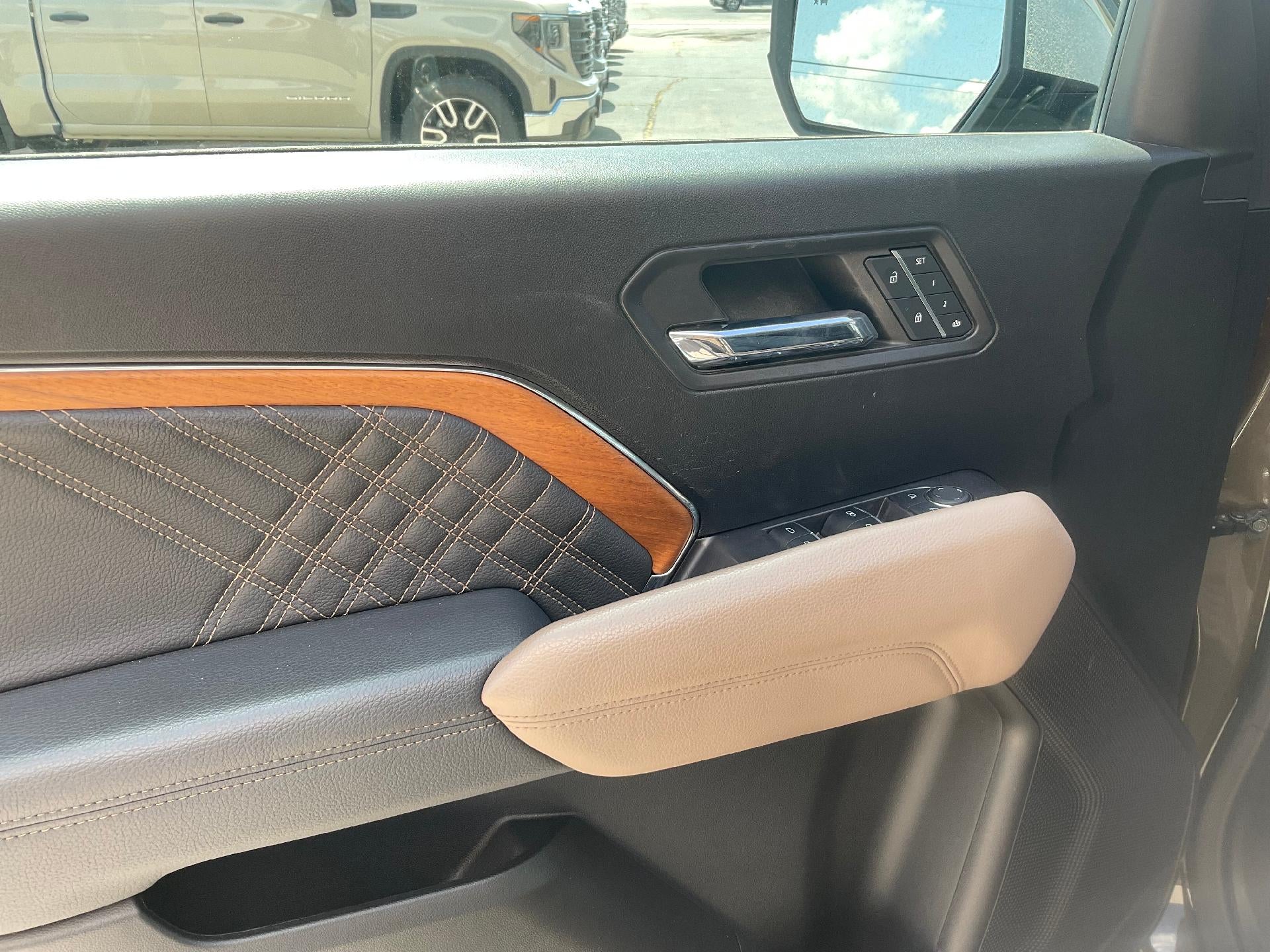 2024 GMC Canyon Denali