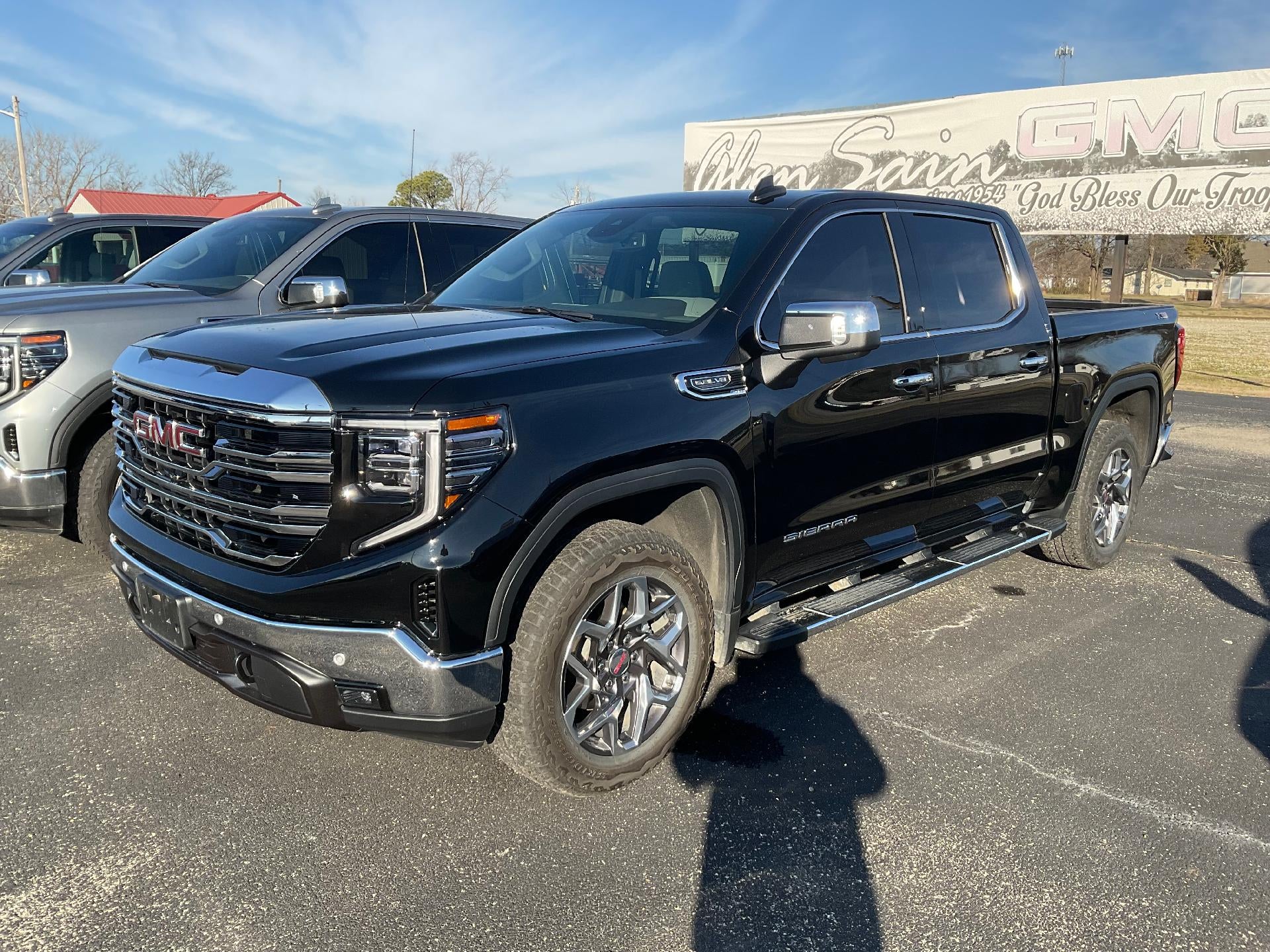 2025 GMC Sierra 1500 SLT