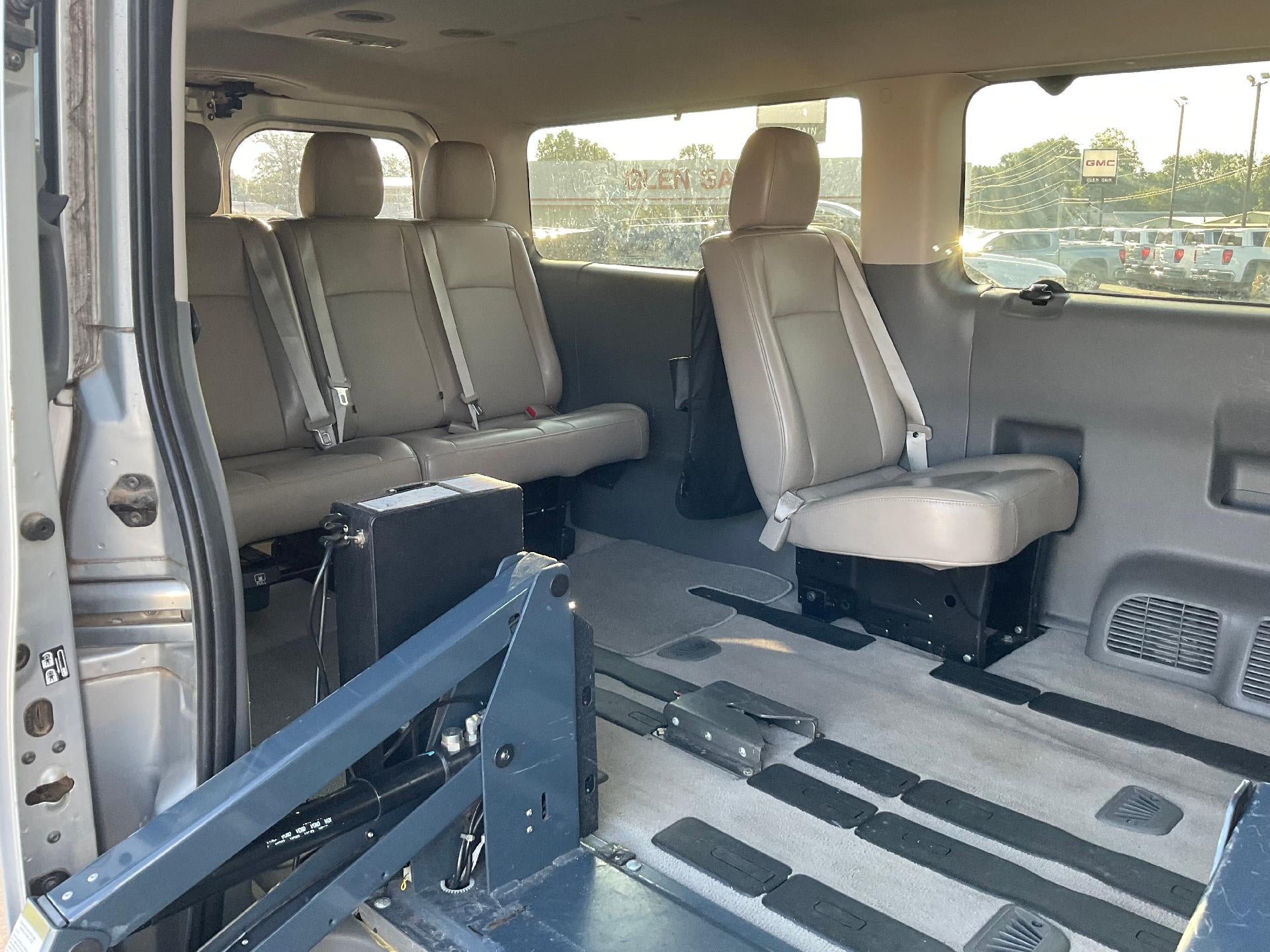 2019 Nissan NV Passenger NV3500 HD SL